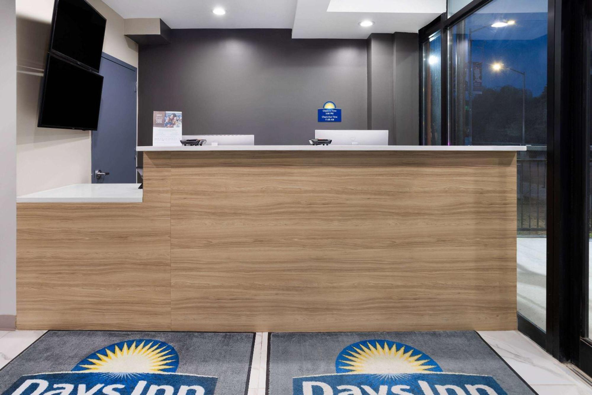 Days Inn By Wyndham Staten Island Nueva York Exterior foto