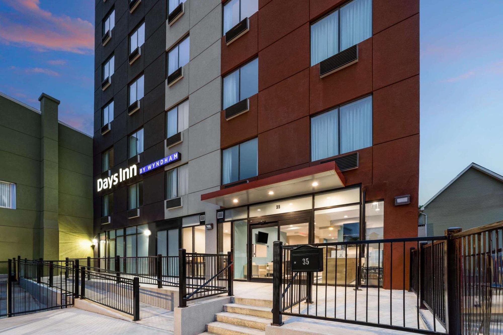 Days Inn By Wyndham Staten Island Nueva York Exterior foto
