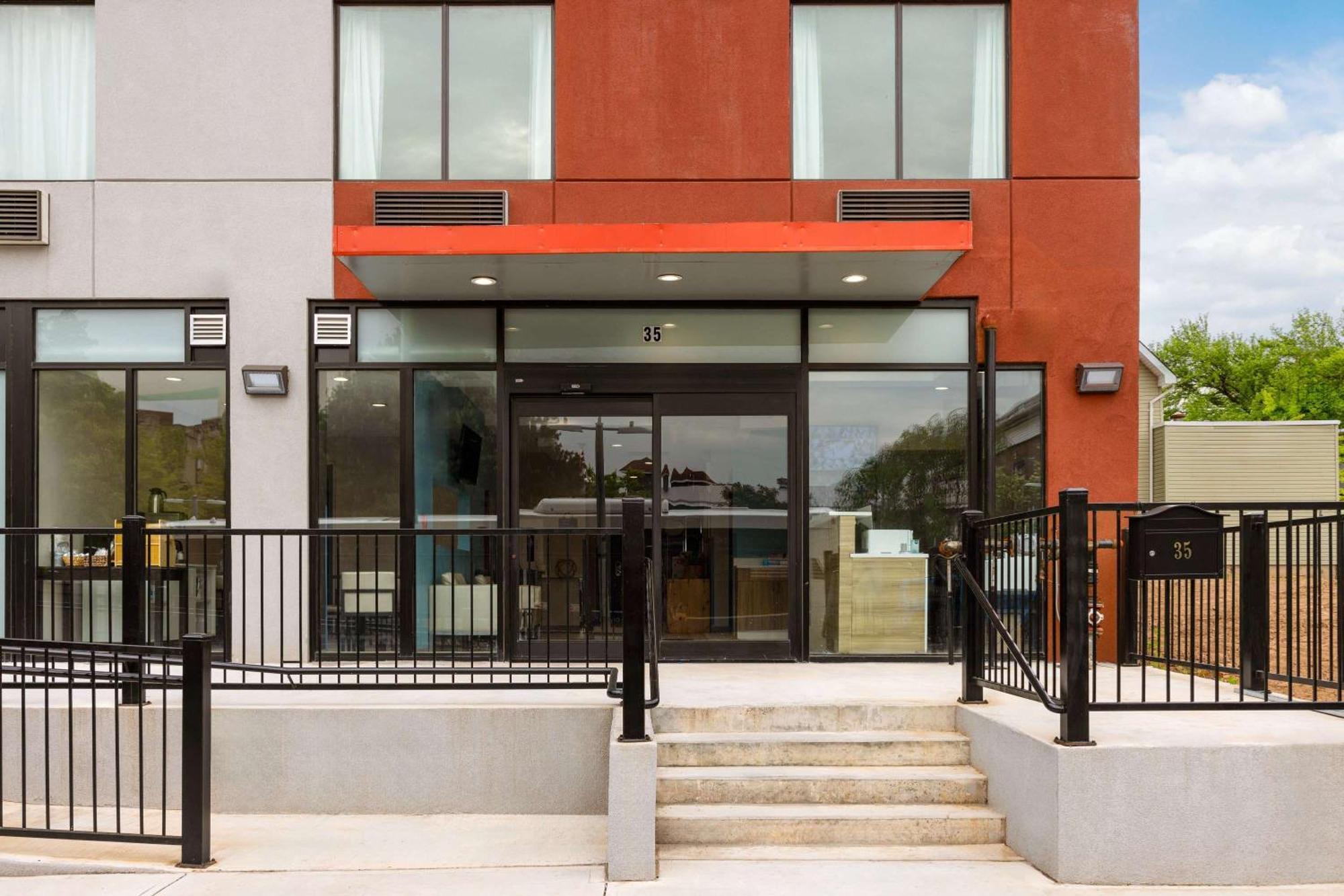 Days Inn By Wyndham Staten Island Nueva York Exterior foto
